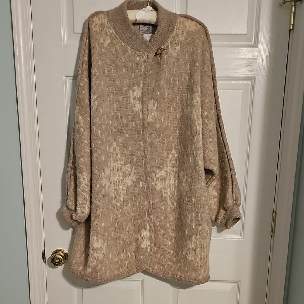 Tundra Natural Wool Knitwear. Pure Virgin Scandinavian Wool. Made In Canada.